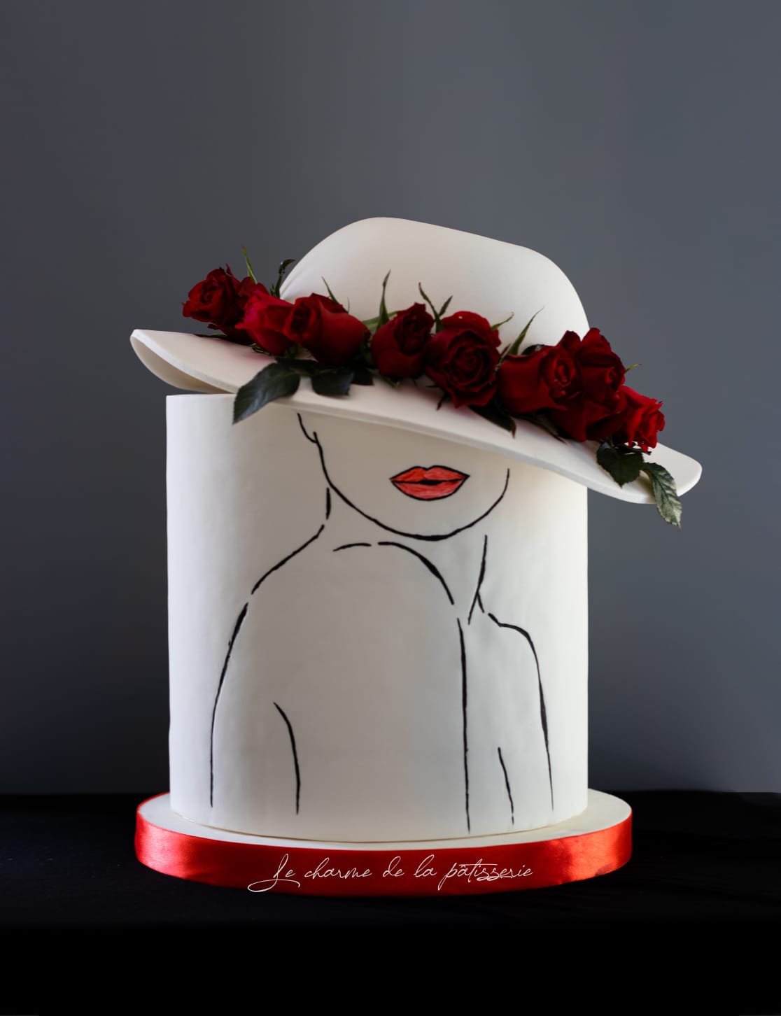 كيك ديزاين: فن تحويل كيكة بسيطة إلى تحفة بصرية